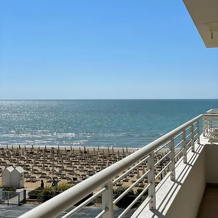 Residence Faro - Walterigato Apartments Solo Per Famiglie Lido di Jesolo Exterior photo