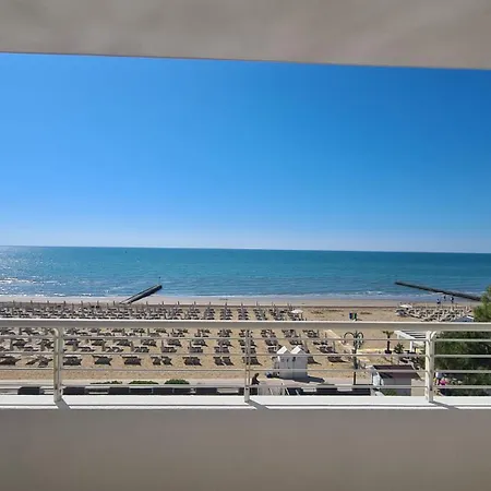 Residence Faro - Walterigato Apartments Solo Per Famiglie Lido di Jesolo Exterior photo