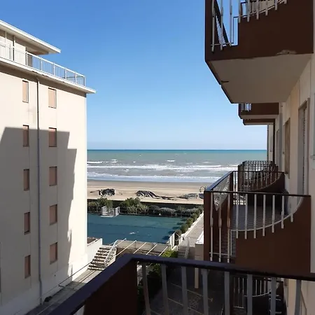 Residence Faro - Walterigato Apartments Solo Per Famiglie Lido di Jesolo Exterior photo